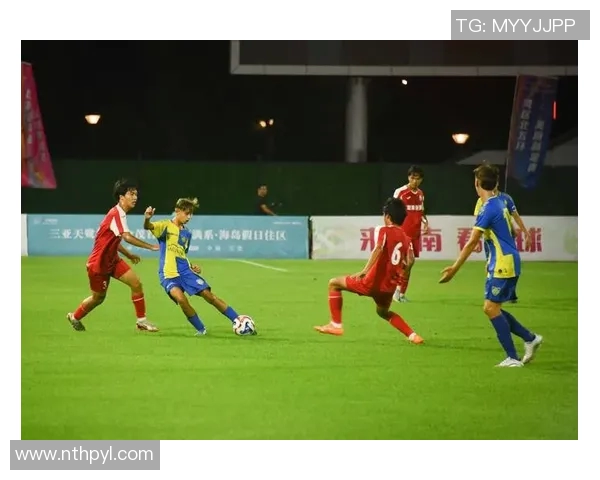 30号足球巨星的传奇人生与绿茵荣耀故事全景展现