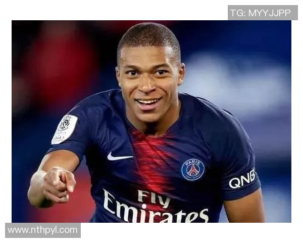 以足球球星印花恤衫打造潮流新风尚展现热血与个性魅力的新选择